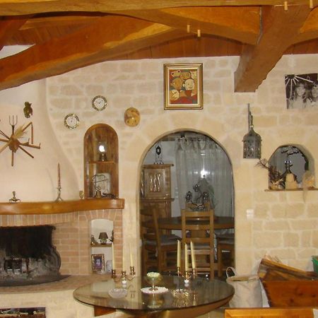 Le Mas Des Mathes, Chambres D'Hotes, Studios Ле Мат Екстериор снимка