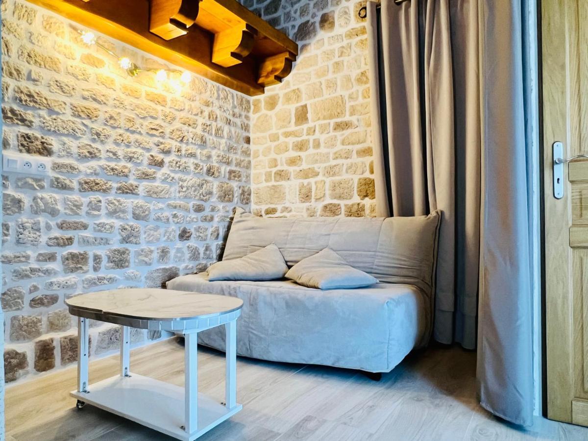 Le Mas Des Mathes, Chambres D'Hotes, Studios Ле Мат Екстериор снимка